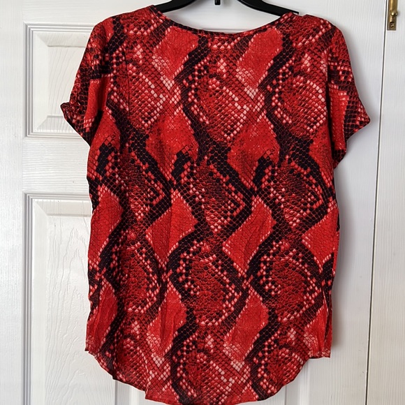 Lavender brown nwt sz small women’s top color red - Picture 4 of 4